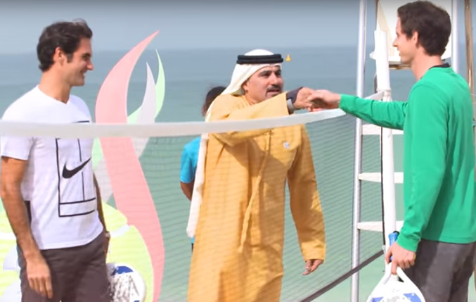 Watch: Federer, Murray Play Beach Ball, Share Draw 