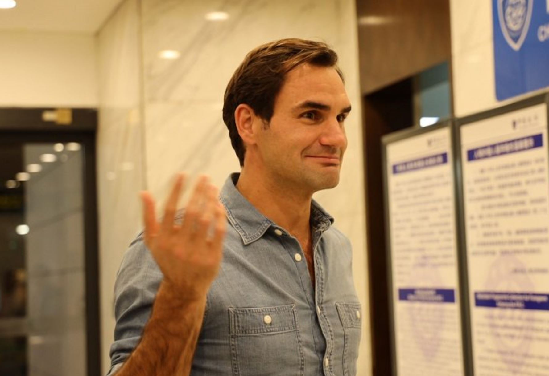 Video: Federer Works on Hula Hoop Skills in Shanghai  