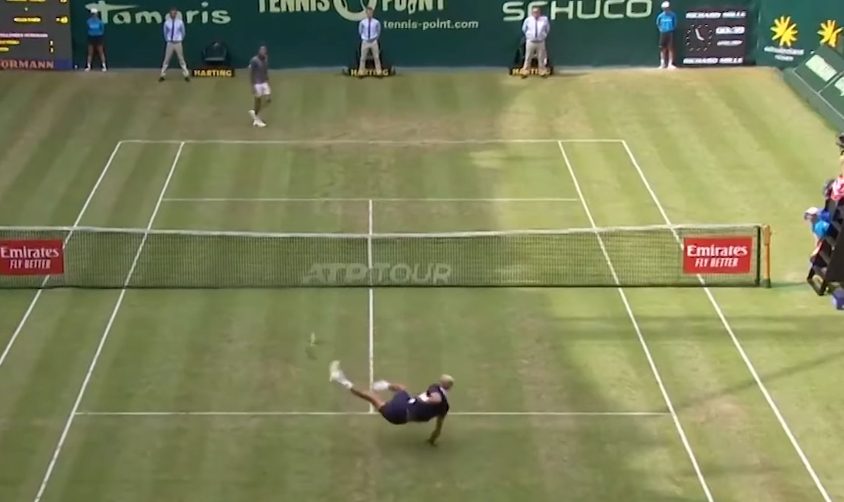 Video: Tsonga and Paire Match Breaks into Football Skills Competition in Halle  
