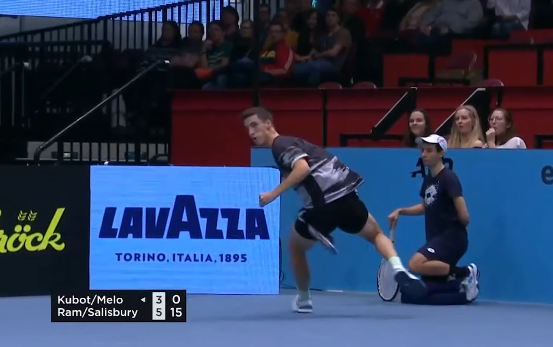 Watch: Insane Tweener by Joe Salisbury in Vienna Doubles Final  