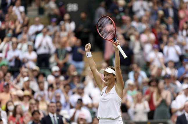 Maria and Niemeier Continue Surprise Runs into Wimbledon Quarterfinals 
