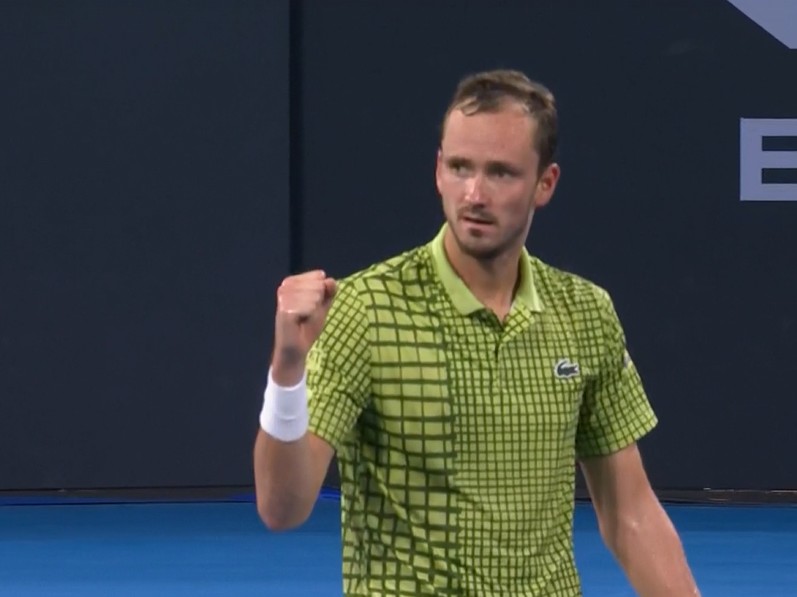 medvedev wins brisbane