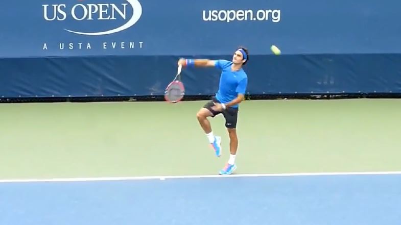 Video: Roger Federer Keeps it VERY LOOSE During US Open Practice Session 