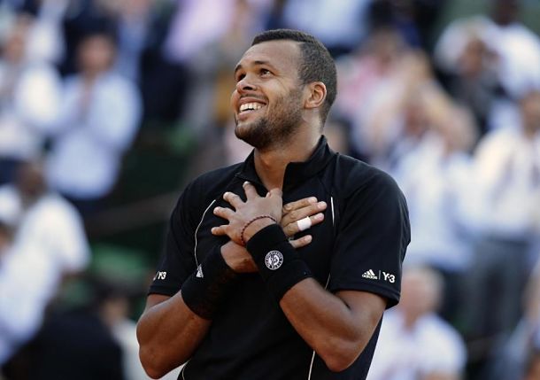 Tsonga Loses Race to Fitness, Pulls out of Roland Garros  
