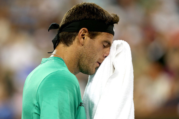 Delpo Proves Hugs are Better than Smashes  