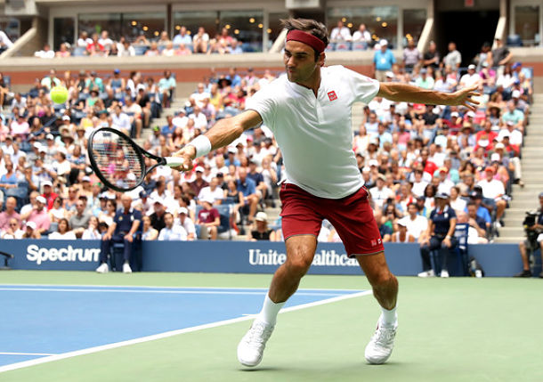 Rehabbing Roger Federer Plots His Return to Tennis in 2022  