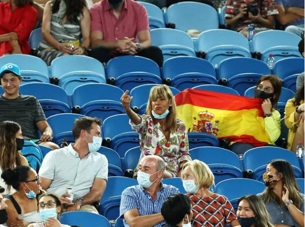 Fan Flips Off Nadal, Rafa Reacts  