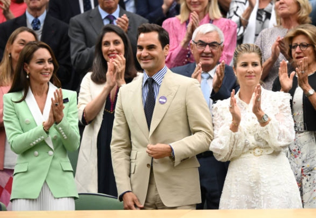 Watch: Federer Receives Rousing Ovation in Centre Court Return