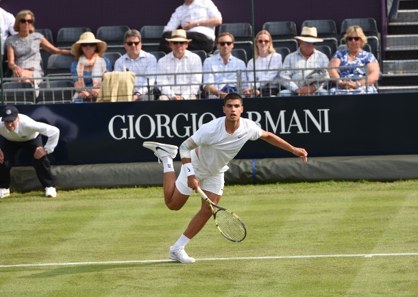 Alcaraz: Federer's Elegance Inspires Grass Play