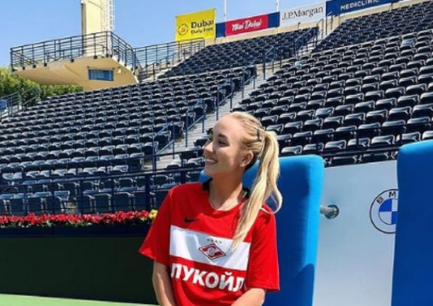 WTA Warns Potapova for Wearing Moscow Team Soccer Shirt 
