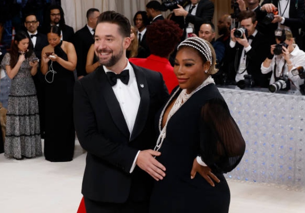 Serena's Pregnant Again! Williams Reveals in Style at Met Gala 