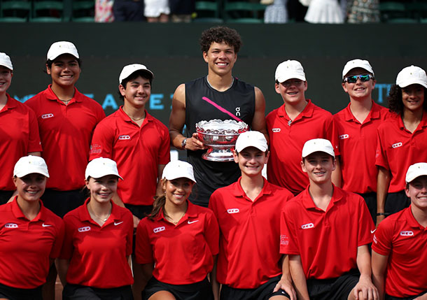 Shelton Wins Maiden Clay Title, Defeating Tiafoe in Houston 