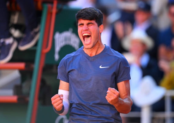 Closing Power: Alcaraz Fights off Sinner in Five for First French Open Final 
