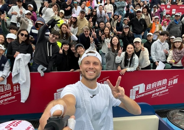 Muller Tops Nishikori for Maiden Title in Hong Kong 