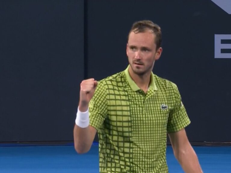medvedev wins brisbane