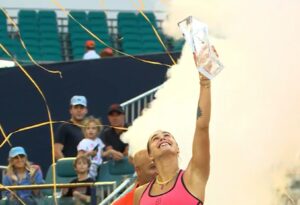 sabalenka miami trophy final