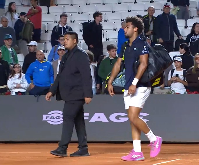 fils retires 2
