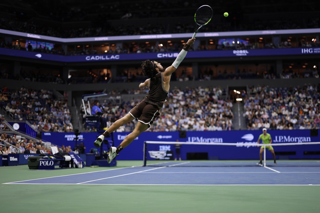 Alcaraz Flies Past Paul into Fifth US Open QF