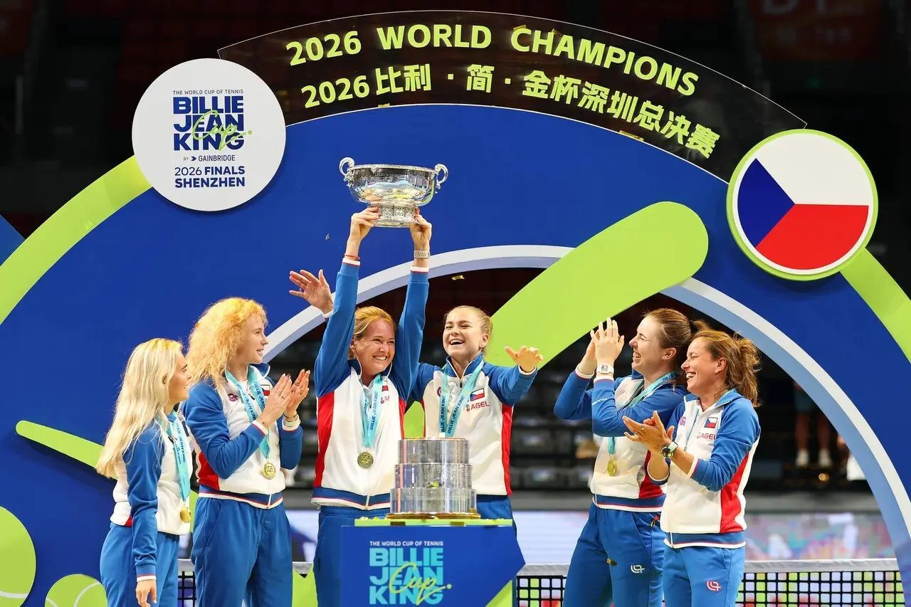 Noskova, Muchova Lift Czechia Over Ukraine for 12th Billie Jean King Cup Championship