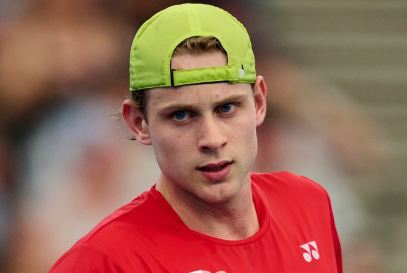 Bergs Stuns Alcaraz in Shanghai for Biggest Win