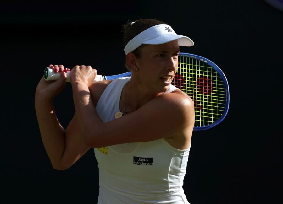 Mertens Beats Weary Gauff for First Time, Charges into Beijing Quarterfinals