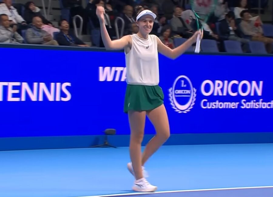 Teenager Pohankova Shocks Osaka for Tokyo Quarterfinals