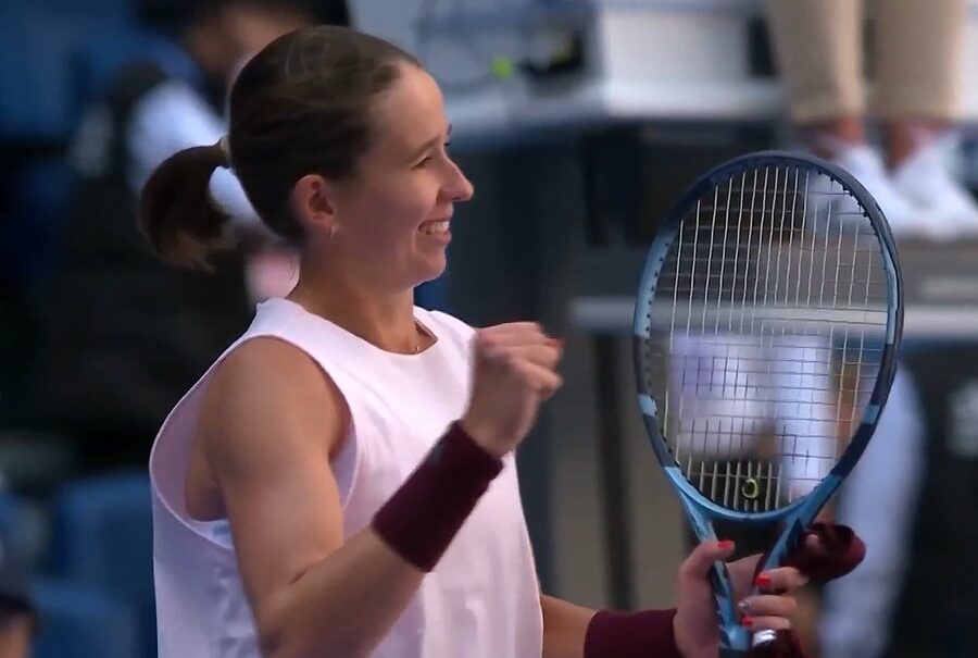 Bartunkova Upsets Sabalenka in China for Biggest Career Win